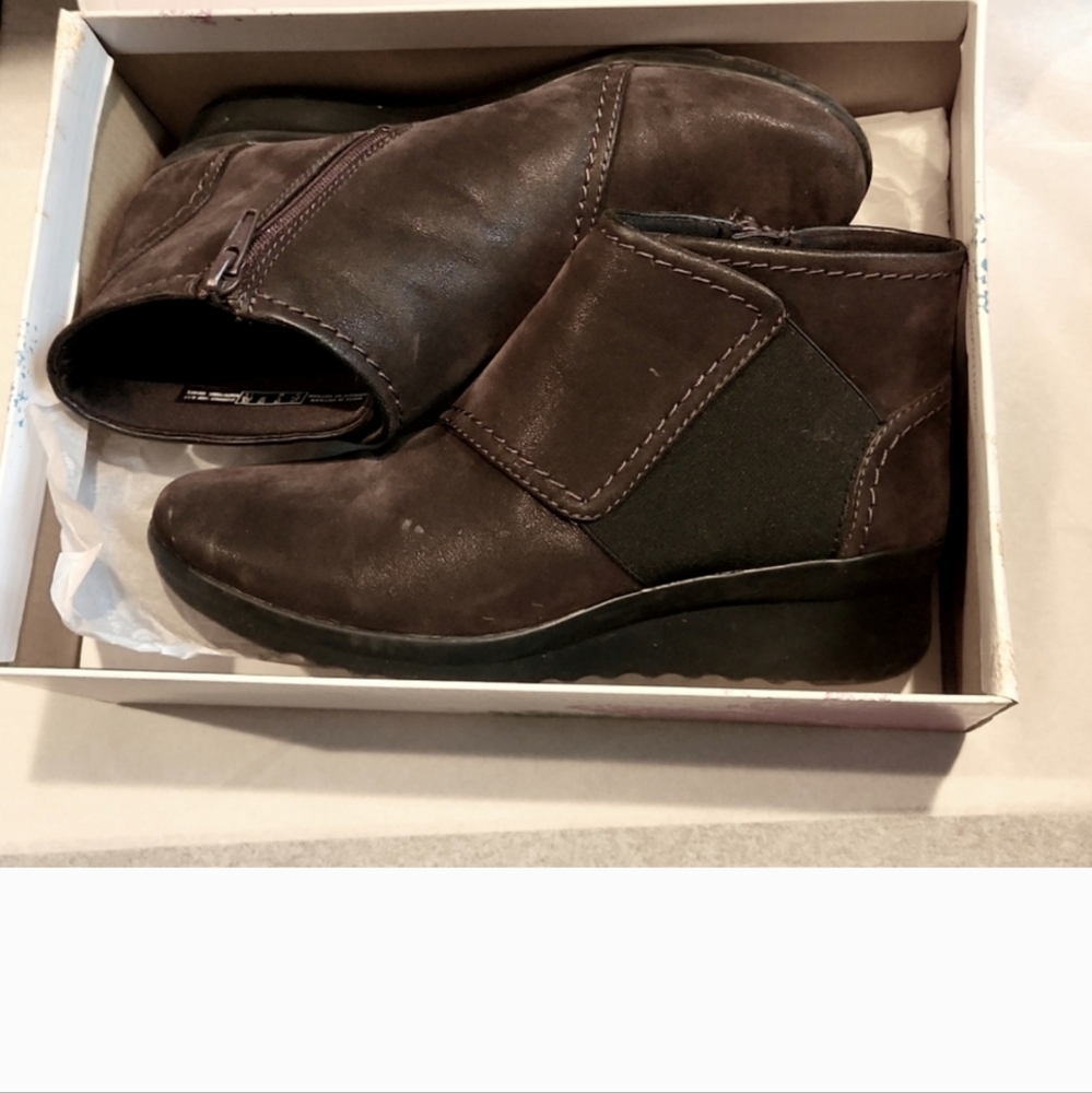 Clark's Cloudstepper Caddell Rush/Brown Suede Ankle Boots, Womens Size 5M